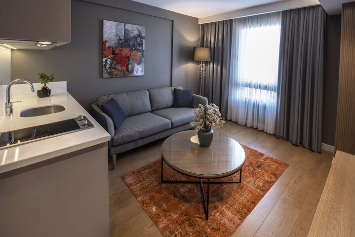Room 8 of 34