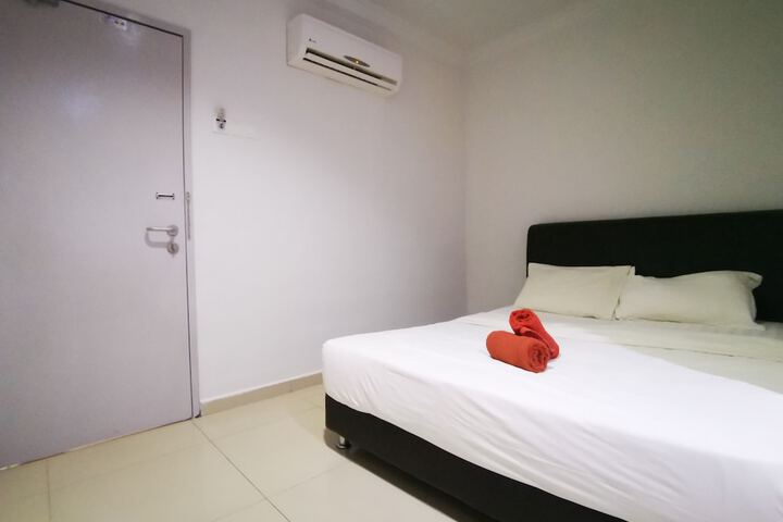 Room 32 of 59