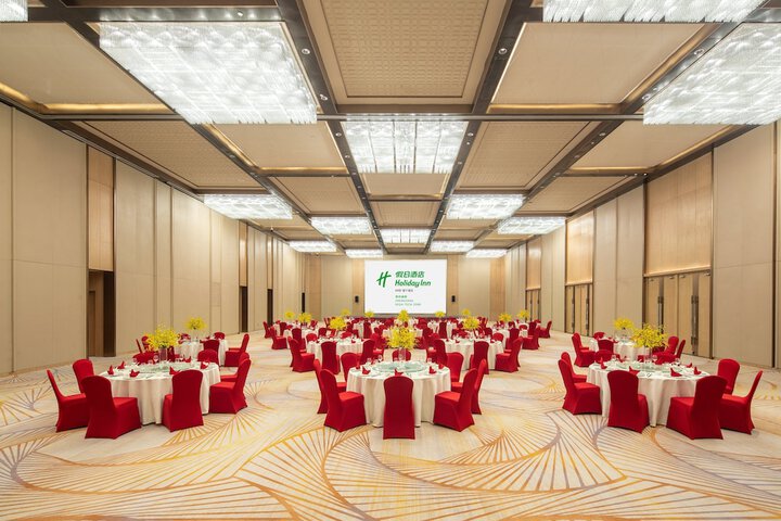 Ballroom/Hall 70 of 97