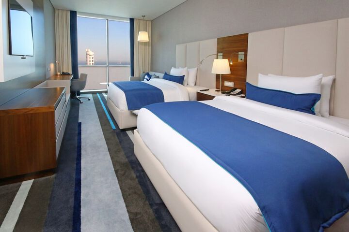 Room 8 of 95