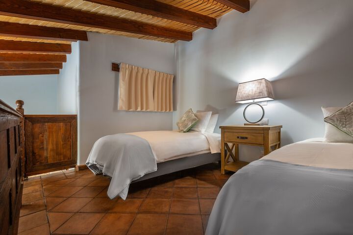 Room 4 of 35