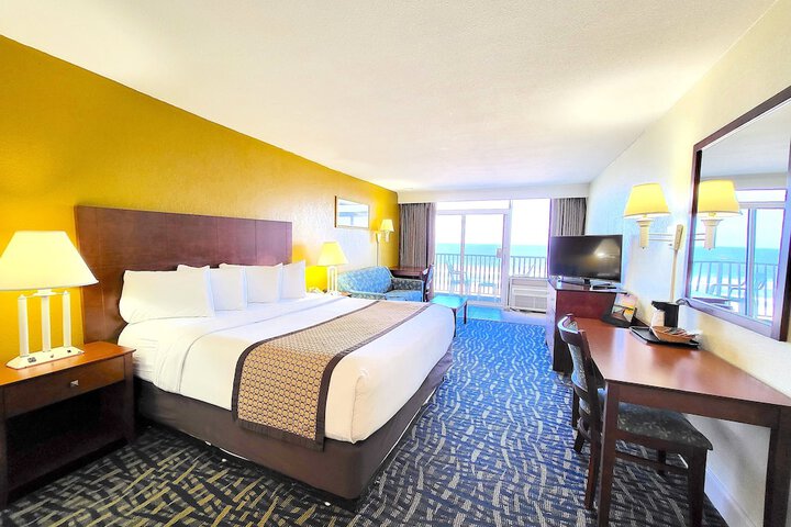 1 King Bed Ocean View (8 of 12)