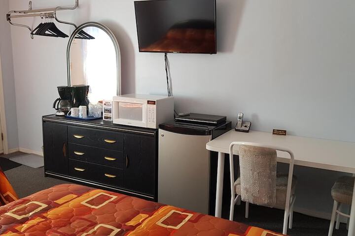 Room 15 of 33