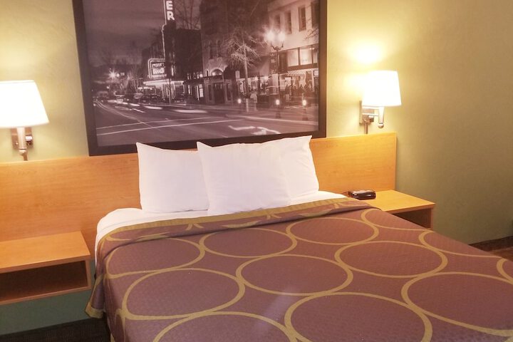 Room 8 of 42