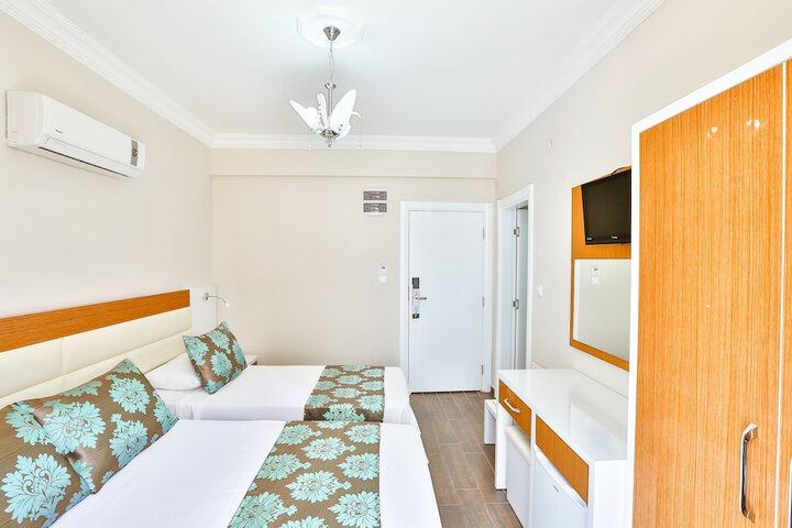 Room 6 of 39