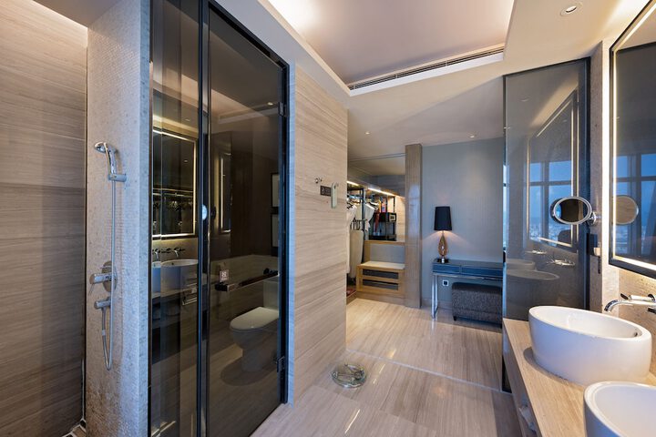 Room 15 of 49