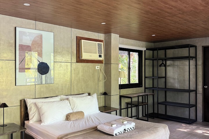 Room 16 of 37
