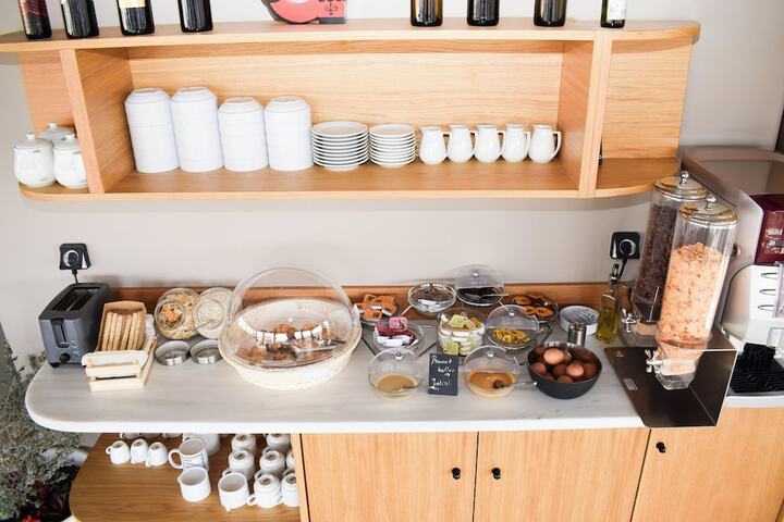 Breakfast/Coffee Service 65 of 74