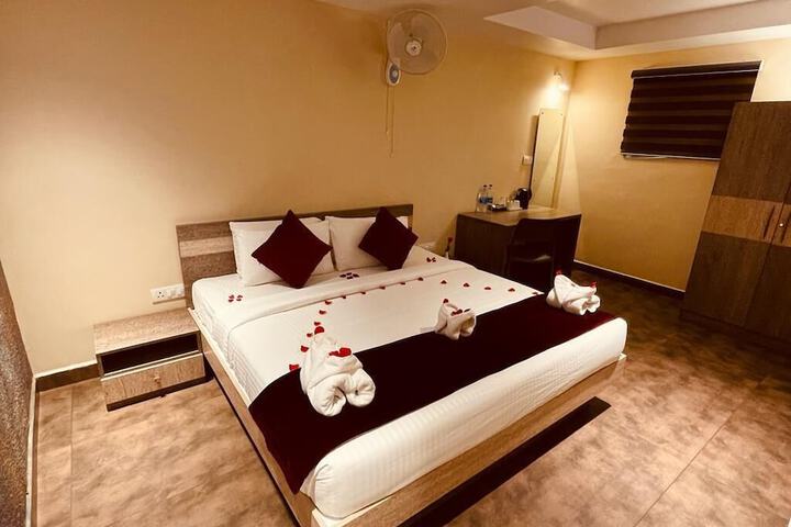 Room 28 of 96
