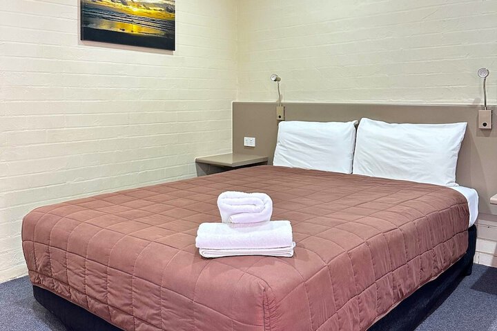 Room 33 of 54