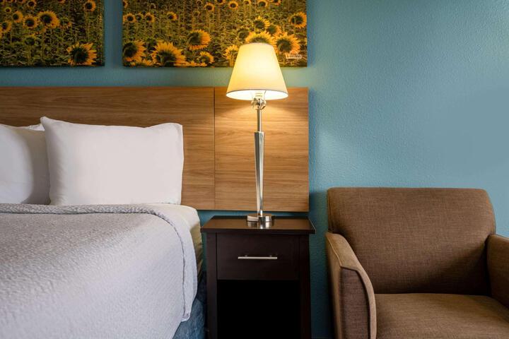 2 Double Beds (6 of 8)