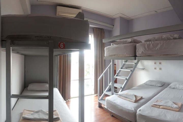 Room 10 of 36