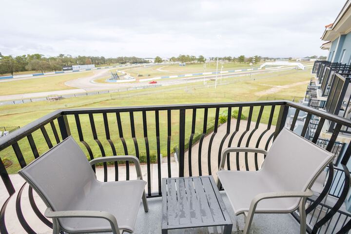 Classic King Bed Hairpin View Balcony (11 of 17)