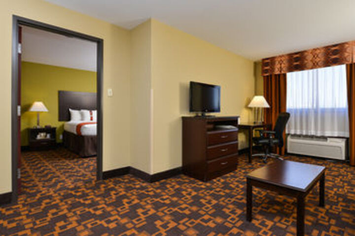 Room 15 of 28