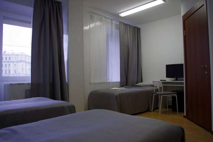 Room 13 of 25