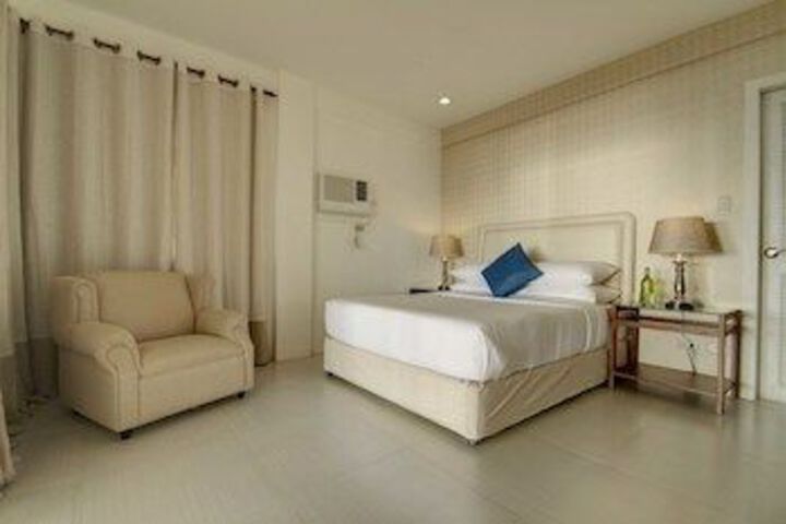 Room 12 of 50