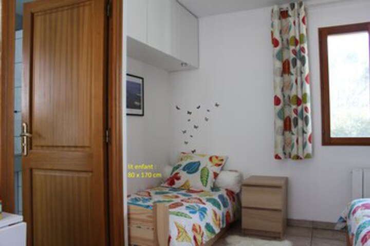 Room 13 of 30