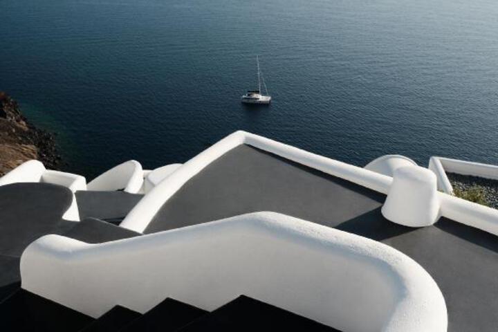 Abyss Santorini