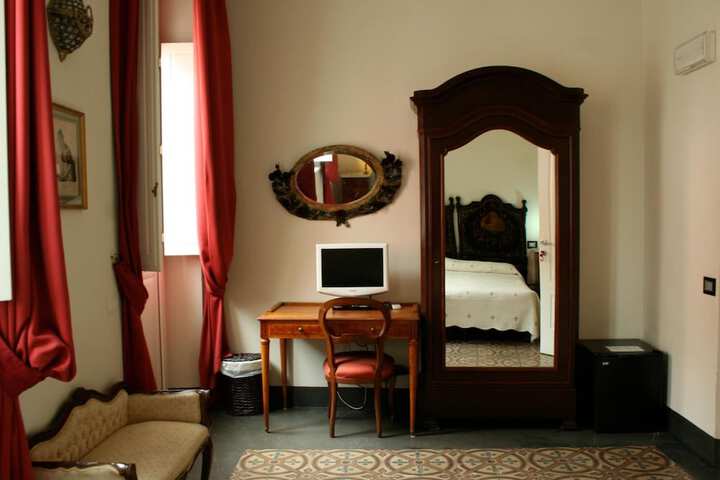 Room 8 of 23