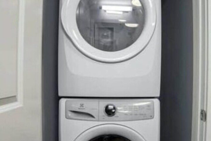 Laundry 25 of 43