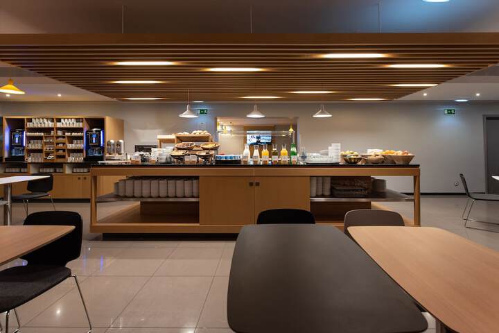 Breakfast/Coffee Service 56 of 66