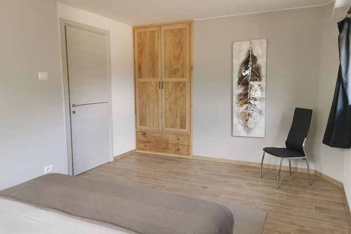 Room 25 of 98