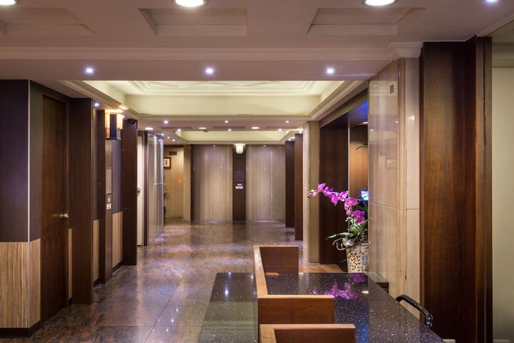 Ballroom/Hall 39 of 45