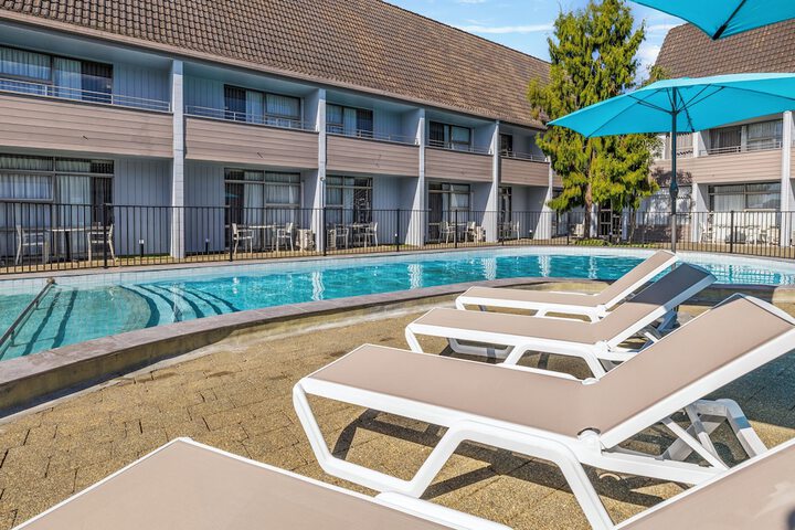 Pool 44 of 65