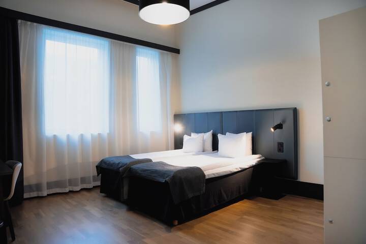 Room 32 of 106