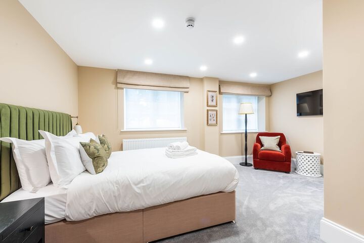 Room 49 of 190