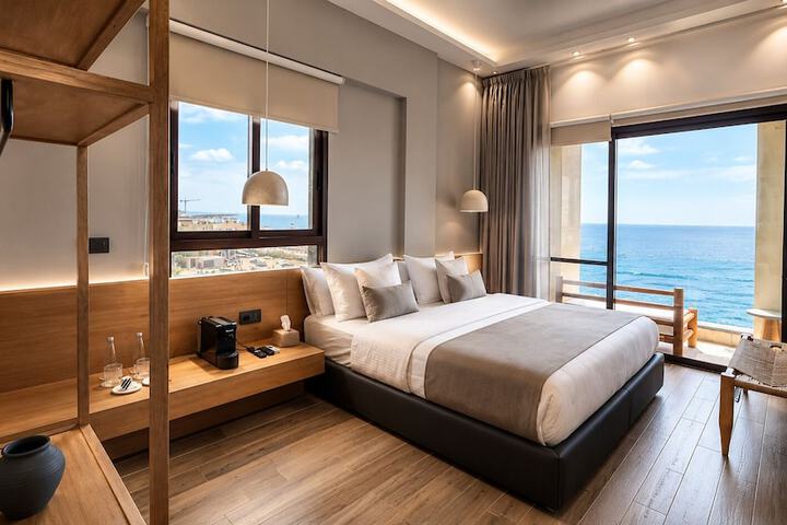 Room 12 of 29