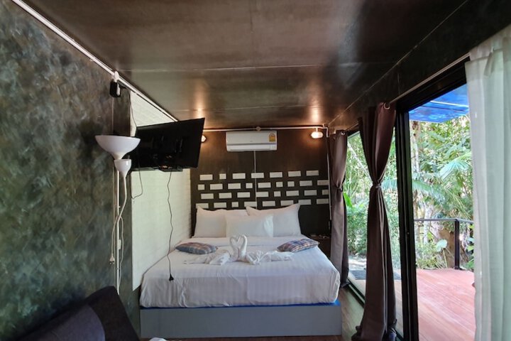 Room 27 of 57