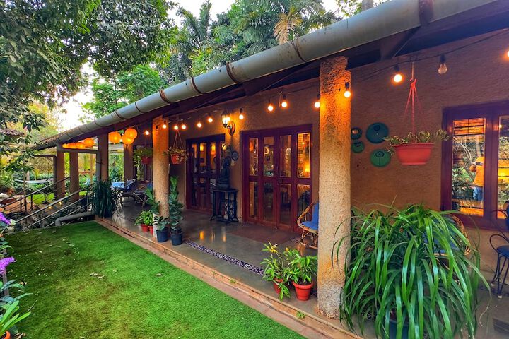 Hotel Exterior 44 of 45