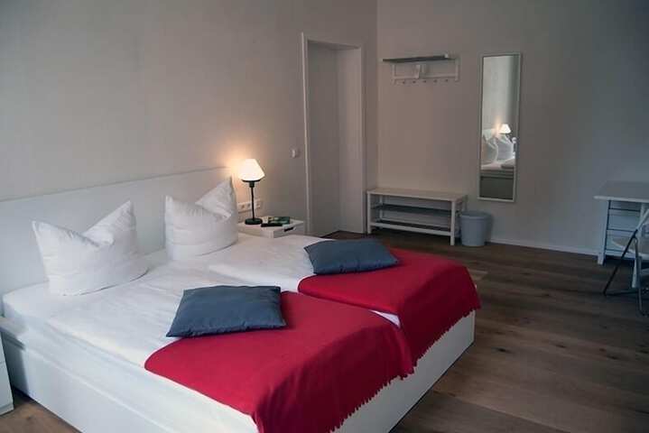 Room 6 of 23