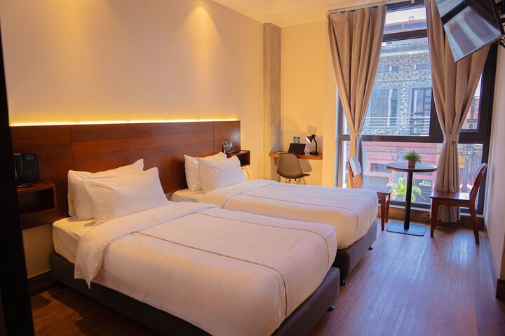 Room 4 of 38