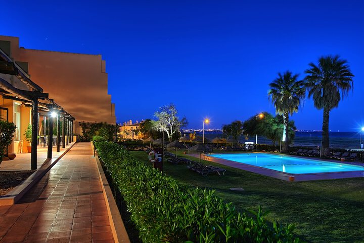 Hotel Pool