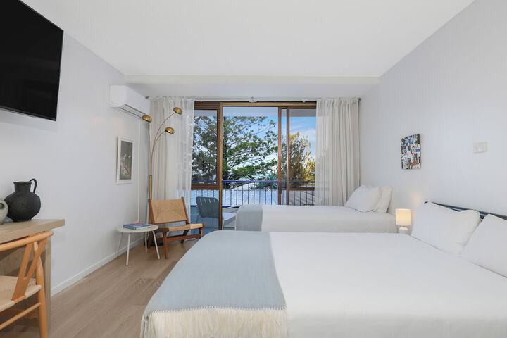 Room 32 of 62
