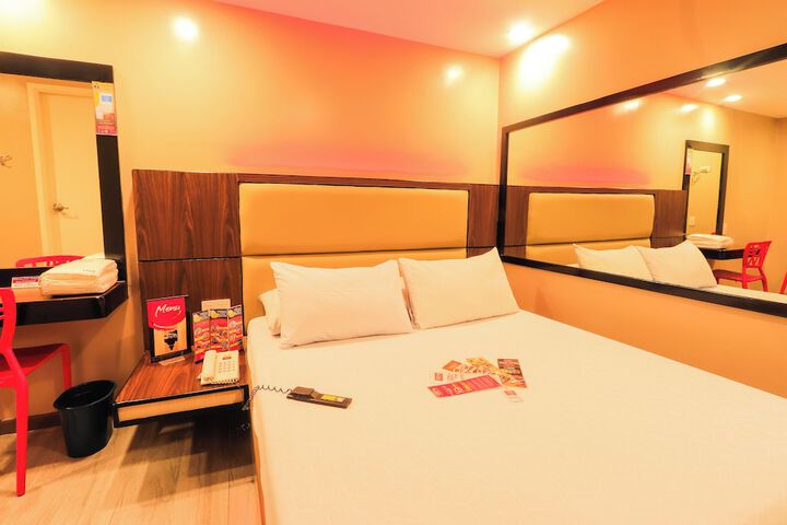 Room 8 of 19