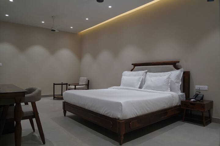 Room 10 of 37
