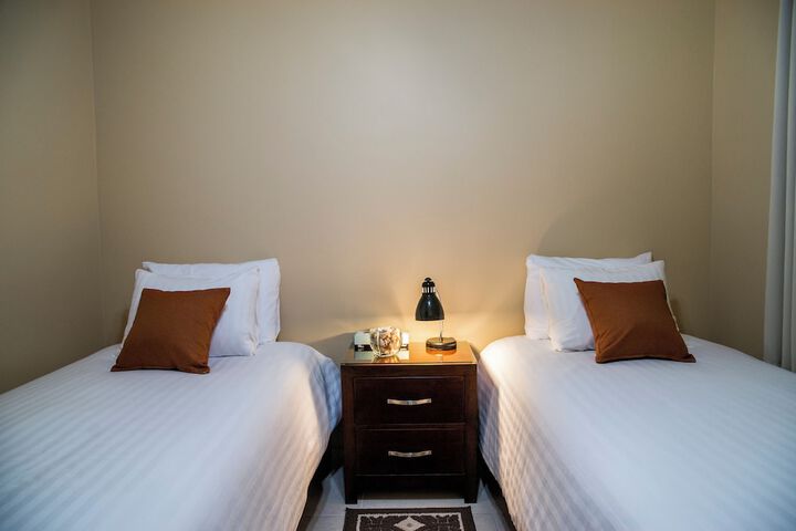Room 10 of 29