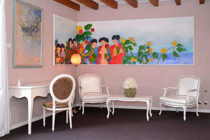 Room 8 of 38