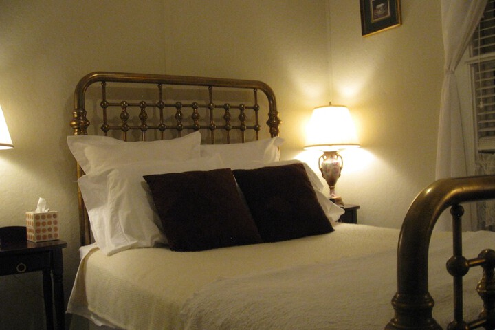 Room 4 of 16