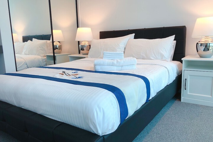 Room 5 of 13