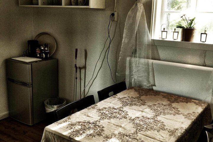 Room 2 of 38
