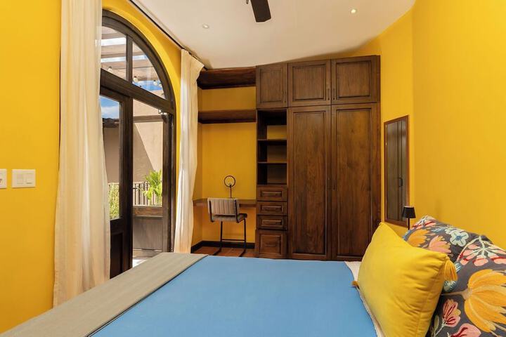 Room 93 of 1000