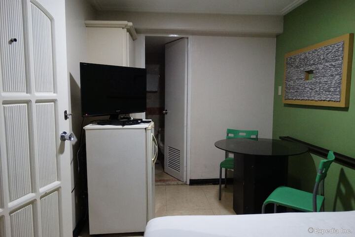 Room 5 of 28
