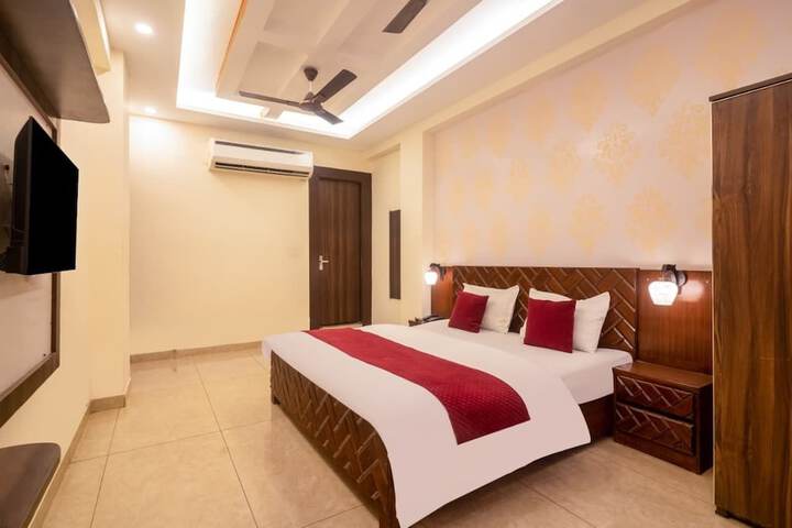 Room 9 of 21