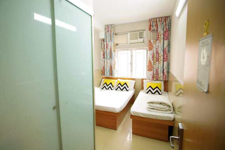Room 63 of 195