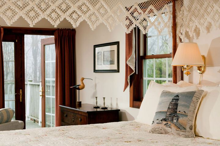 Room 4 of 34