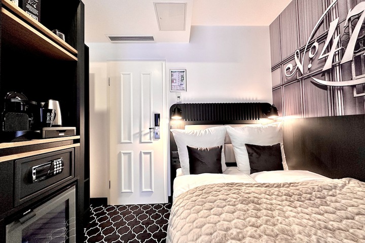 Room 40 of 194